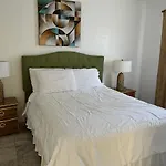 Los Angeles 6 bedrooms 3 bathrooms pool