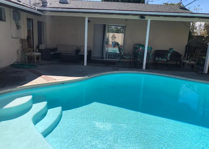 Los Angeles 6 bedrooms 3 bathrooms pool