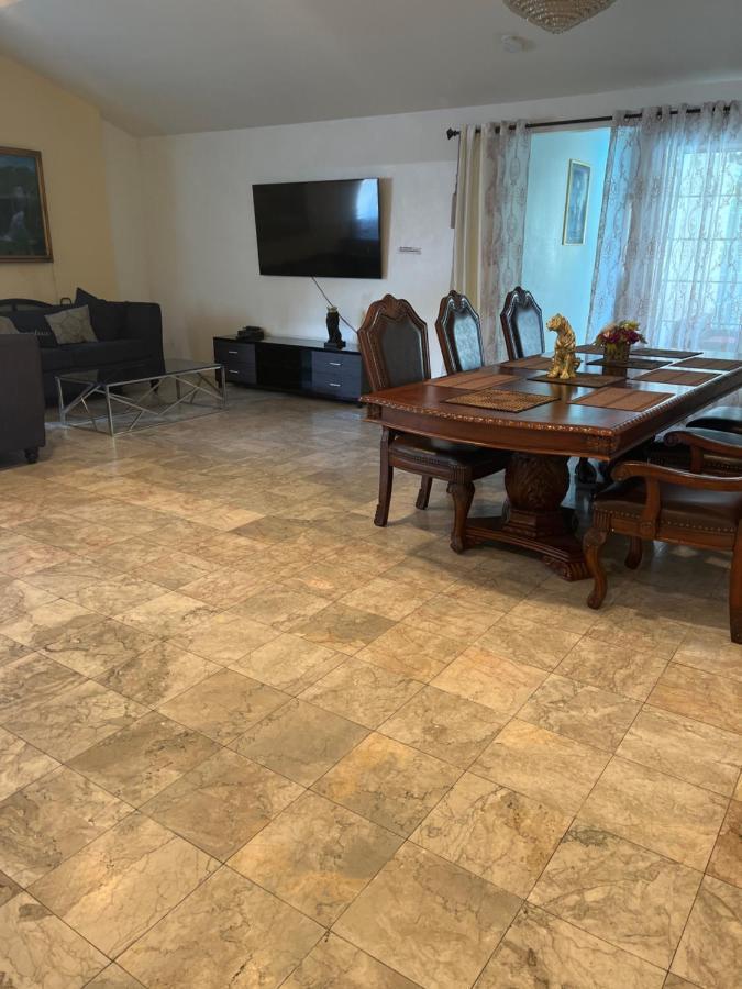 6 Bedrooms 3 Bathrooms Pool * Los Ángeles